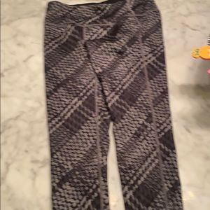 Athleta black and gray leggings size 6